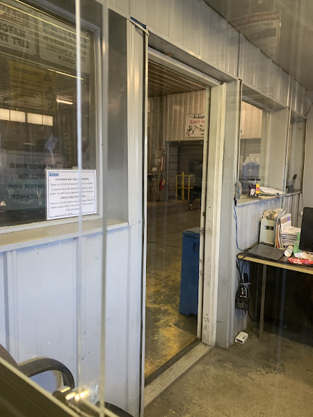 Airgas Dry Ice storefront in Dearborn, TX