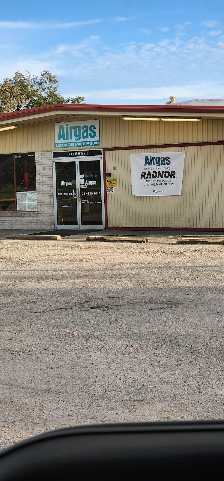 Airgas Store storefront in Alvin, TX