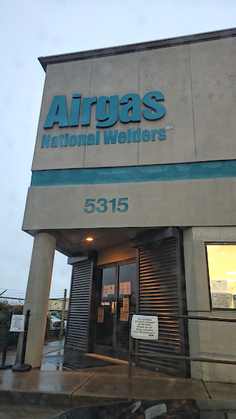 Airgas Store storefront in Charlotte, TX