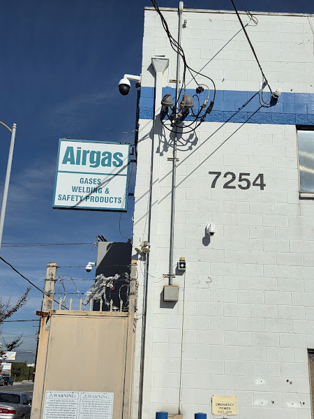 Airgas Store storefront in North Hollywood, TX