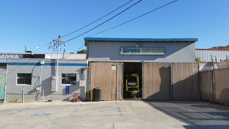 Airgas Store storefront in Santa Clarita, TX