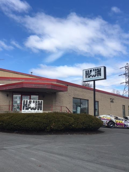 Haun Welding Supply and Specialty Gases storefront in Menands, TX