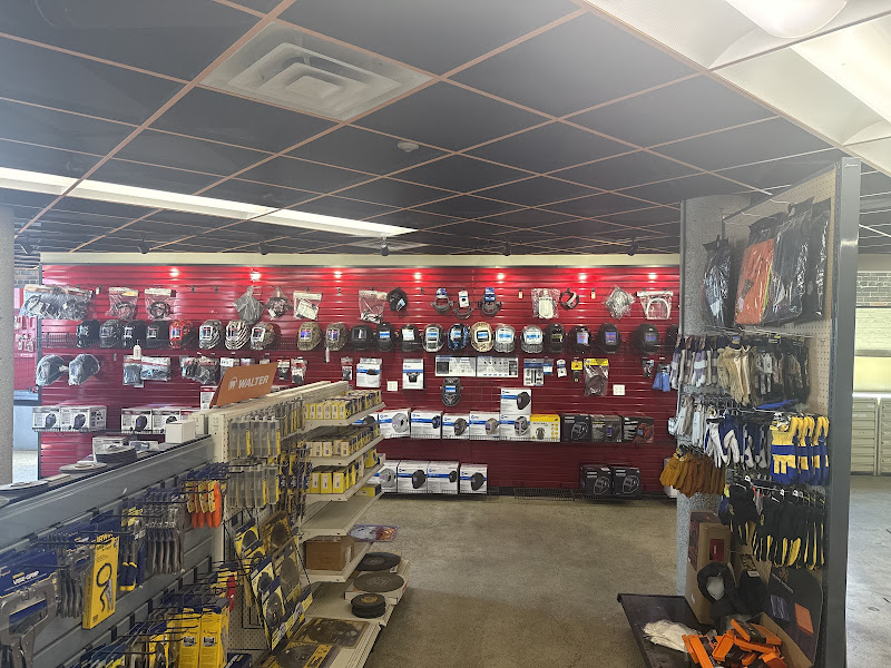Huber Supply storefront in Mason City, TX