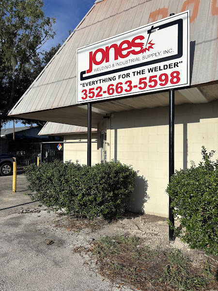 Jones Welding & Industrial Supply storefront in Gainesville, TX