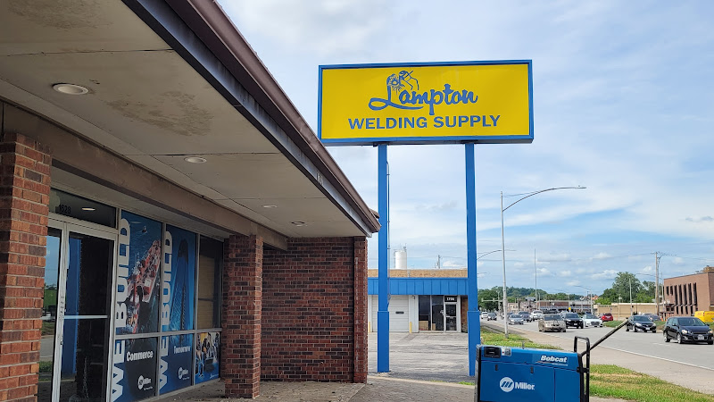 Lampton Welding Supply storefront in North Kansas City, TX