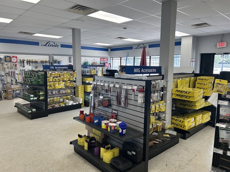 Linde Welding Gas & Equipment Center storefront in Alvin, TX