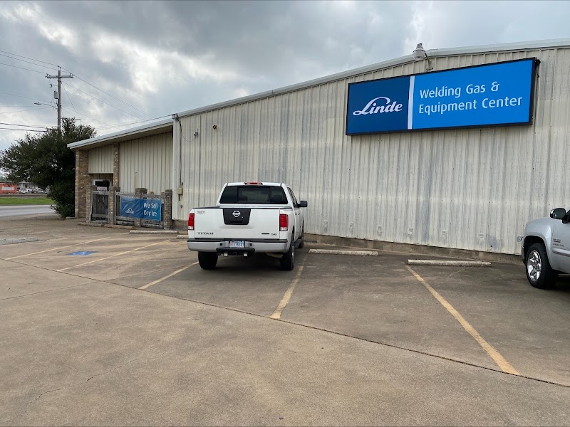 Linde Welding Gas & Equipment Center storefront in Bryan, TX