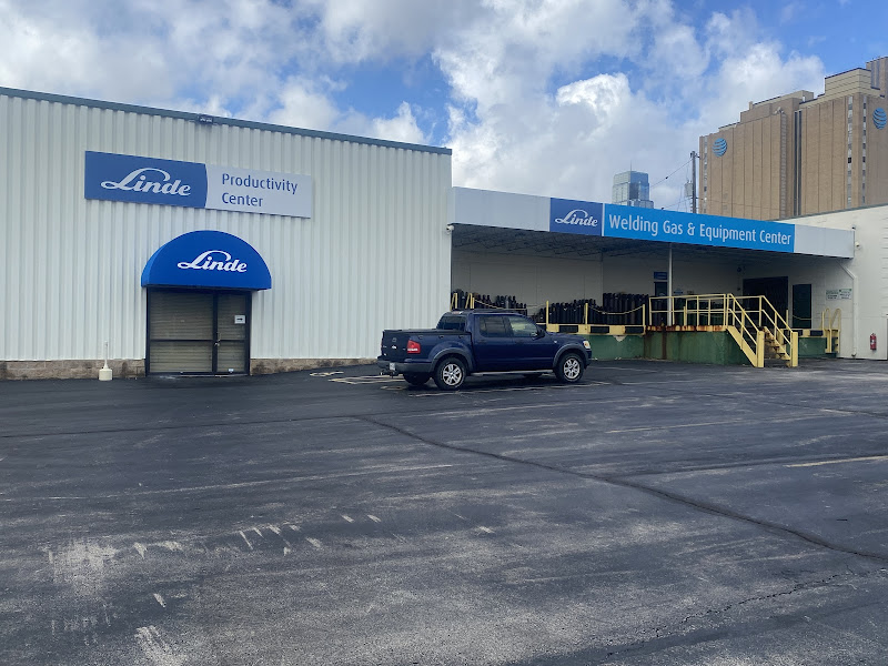 Linde Welding Gas & Equipment Center storefront in Kansas City, TX