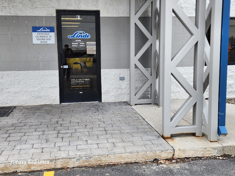 Linde Welding Gas & Equipment Center storefront in Logan, TX