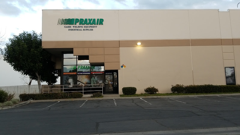 Linde Welding Gas & Equipment Center storefront in Santa Fe Springs, TX