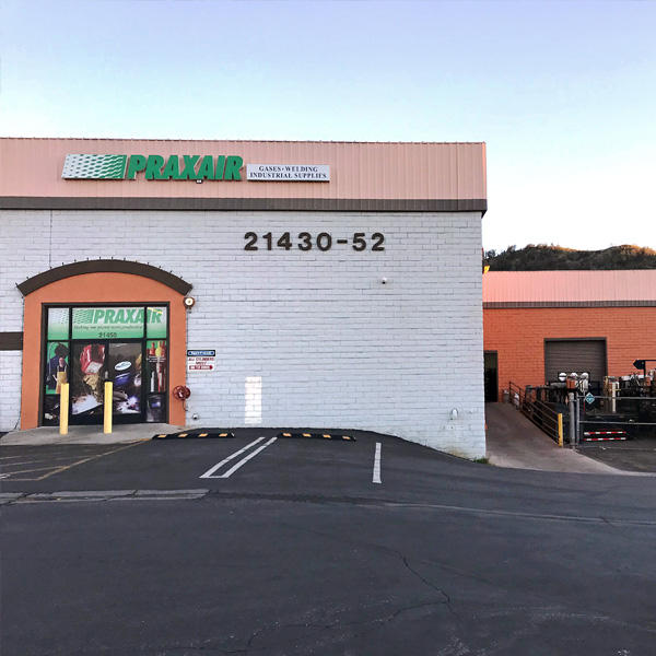 Linde Welding Gas & Equipment Center storefront in Santa Clarita, TX