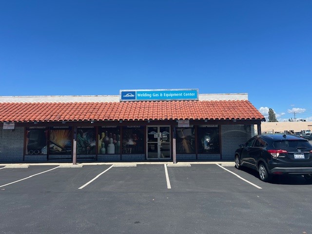 Linde Welding Gas & Equipment Center storefront in Orange, TX