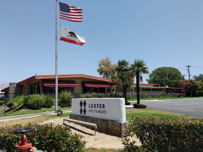 Luxfer Gas Cylinders storefront in Riverside, TX