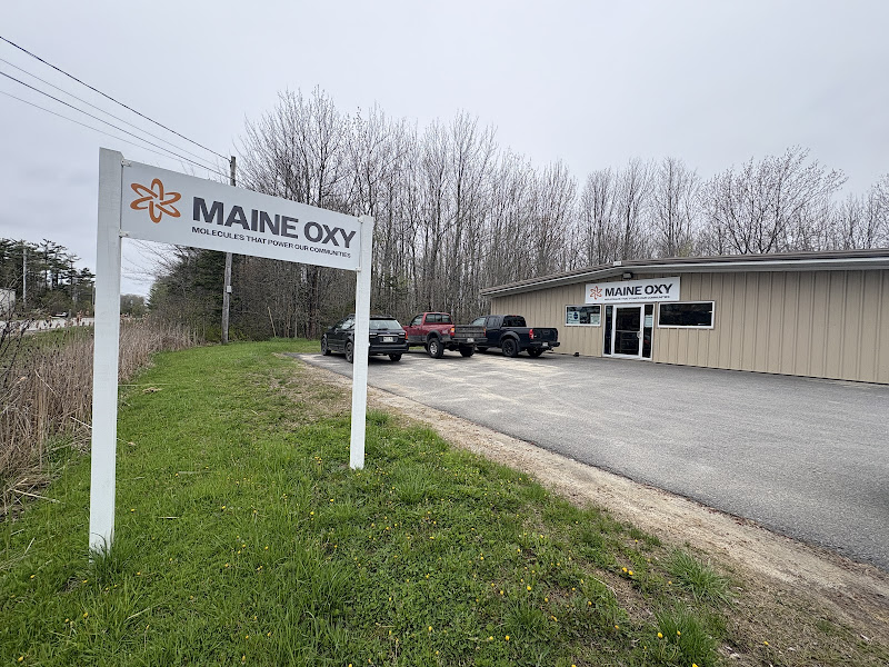 Maine Oxy storefront in Rockland, TX