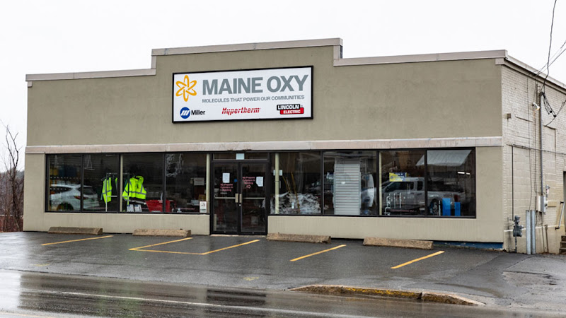 Maine Oxy storefront in Waterville, TX