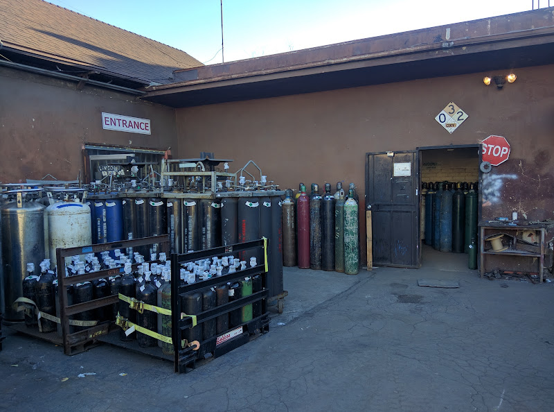 United Welding Supply Co storefront in Los Angeles, TX