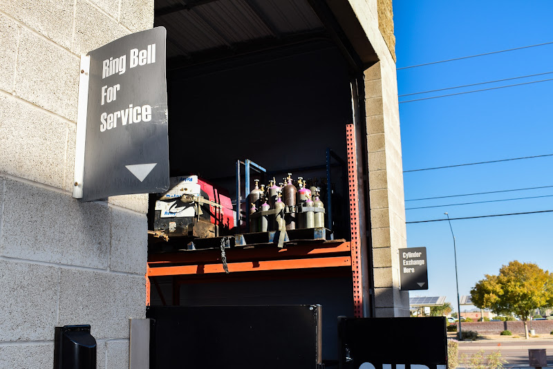 Vern Lewis Welding Supply storefront in Phoenix, TX