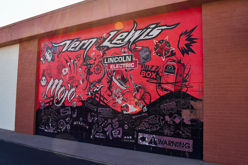 Vern Lewis Welding Supply storefront in Phoenix, TX